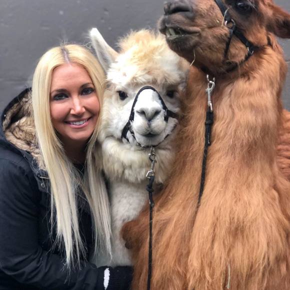 Meet your Posher, Helene - Picture 1 of 1